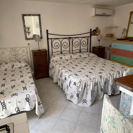 Lunaponzese-ponza Centro فندق مبيت وإفطار *