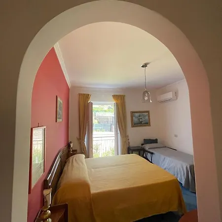 Lunaponzese Bed & Breakfast *